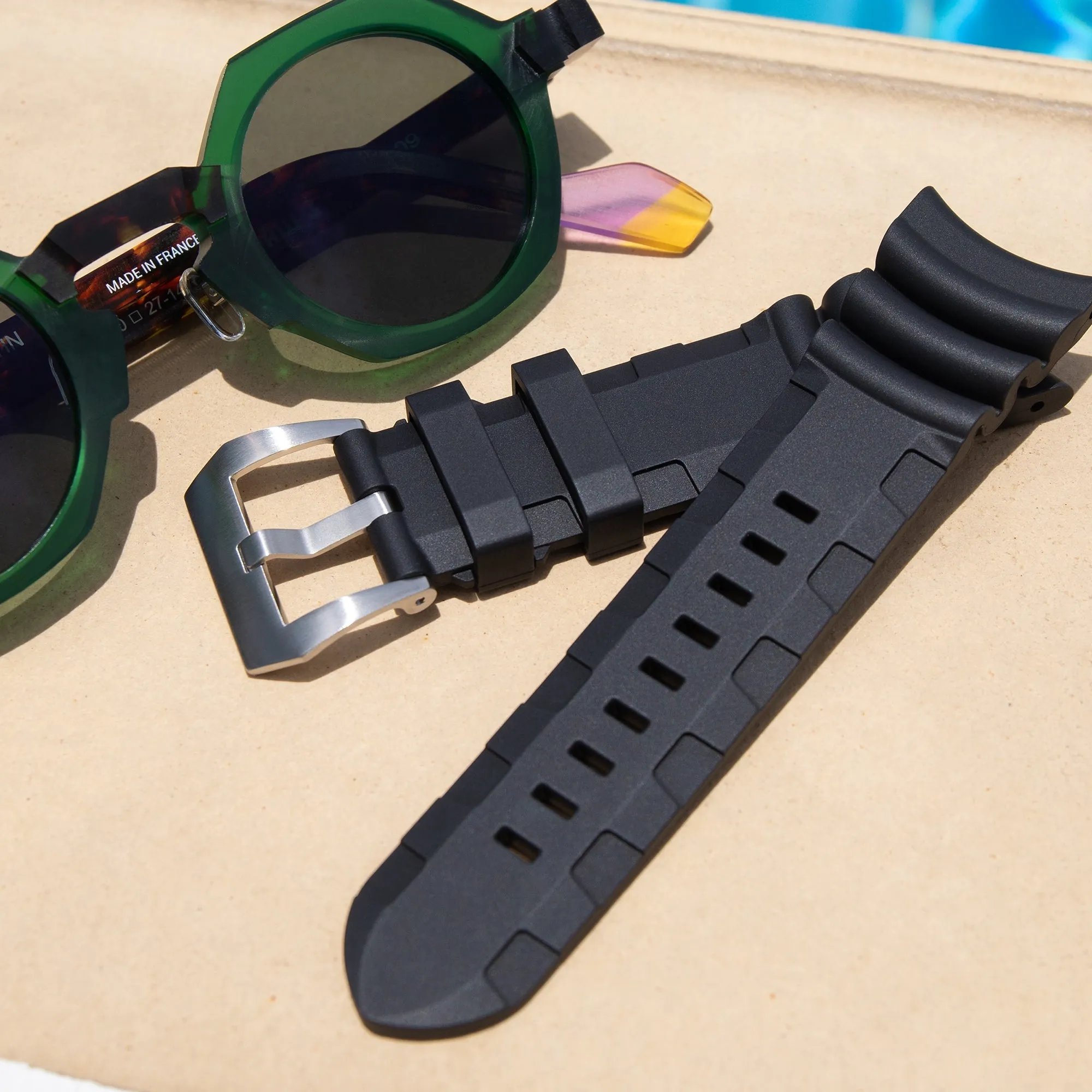 26mm Q.R. Firewave Resilient Curved End FKM rubber Watch Strap, Black