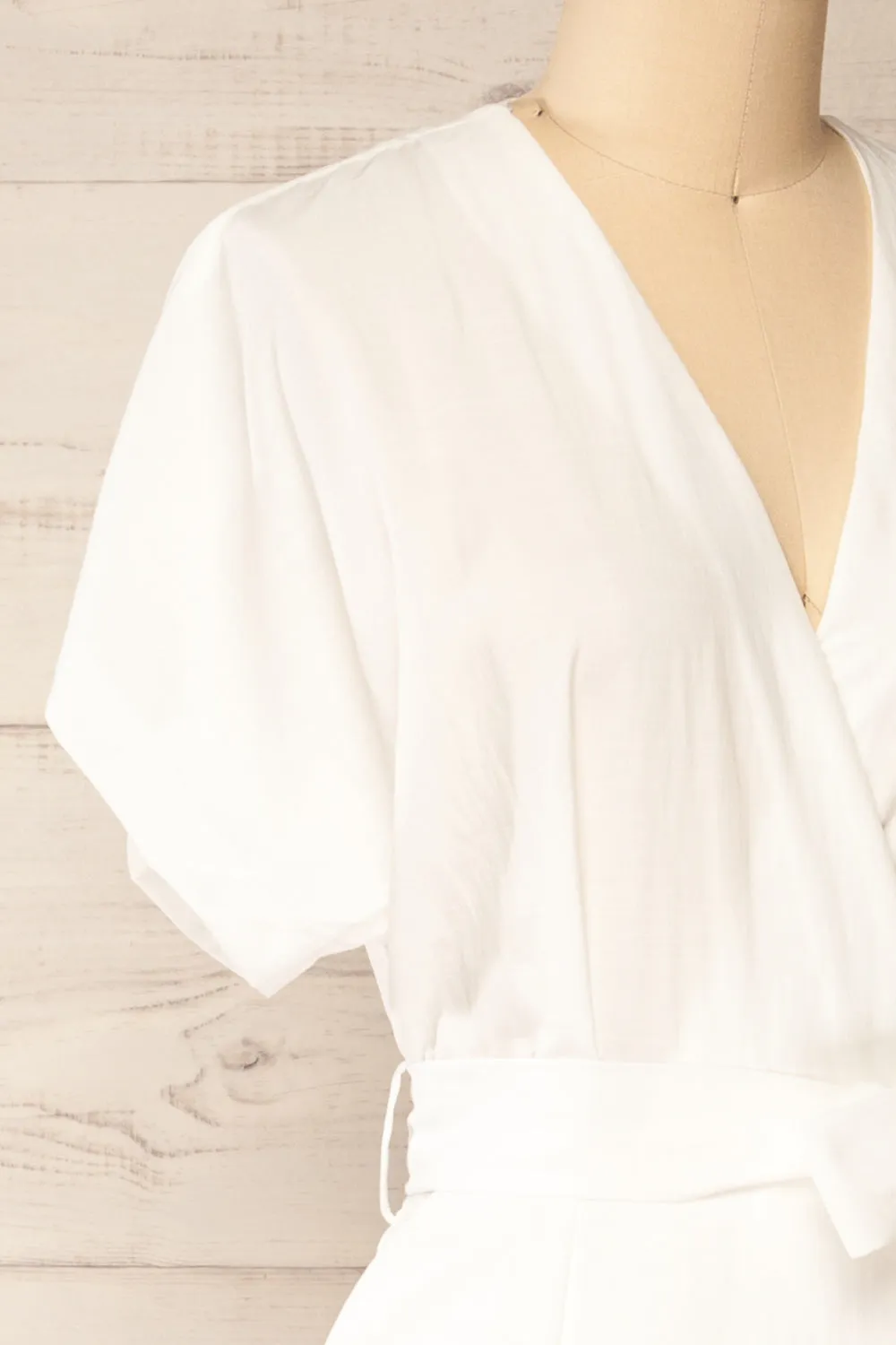 Junin White | Short Sleeve Wrap Midi Dress