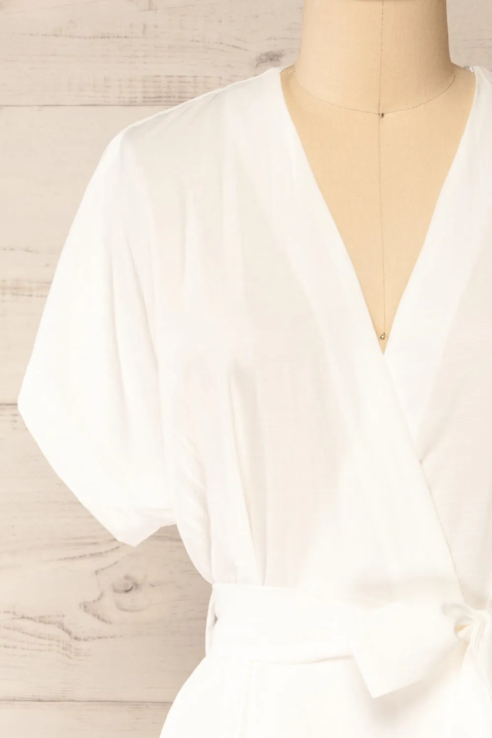 Junin White | Short Sleeve Wrap Midi Dress