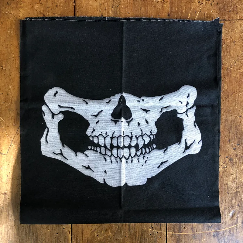MULTIFUNCTIONAL FACE COVERING