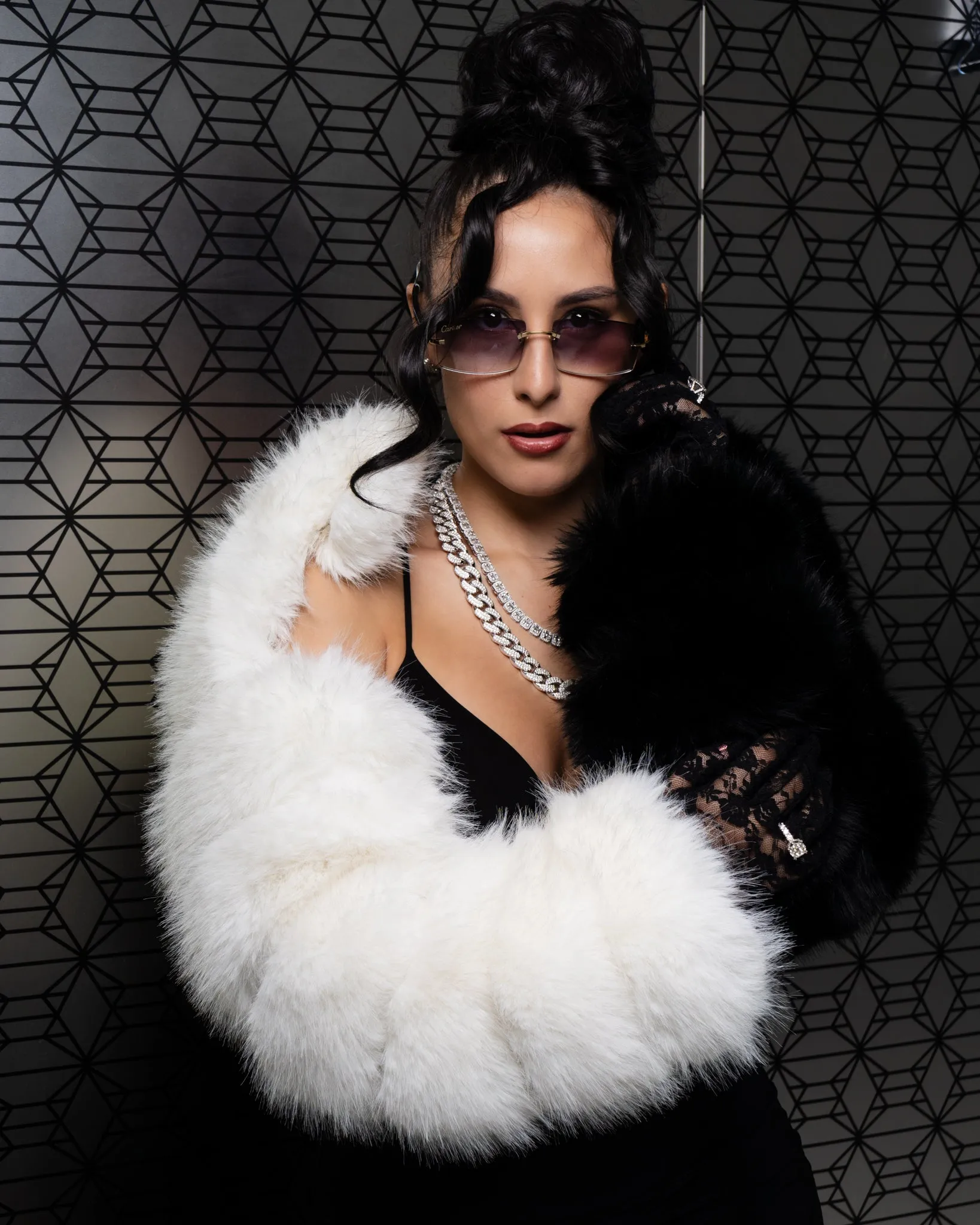 Osaka Black and White Faux Fur Ribbed Sleeves Shawl