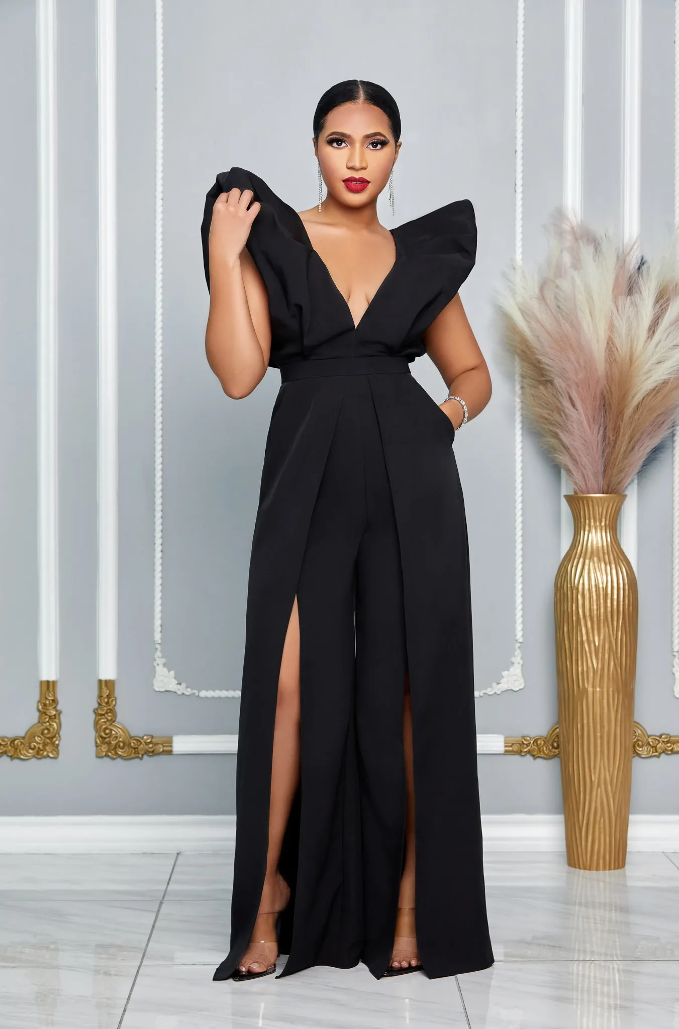 V NECKLINE PUFF SHOULDER SLIT LEG JUMPSUIT (BLACK)
